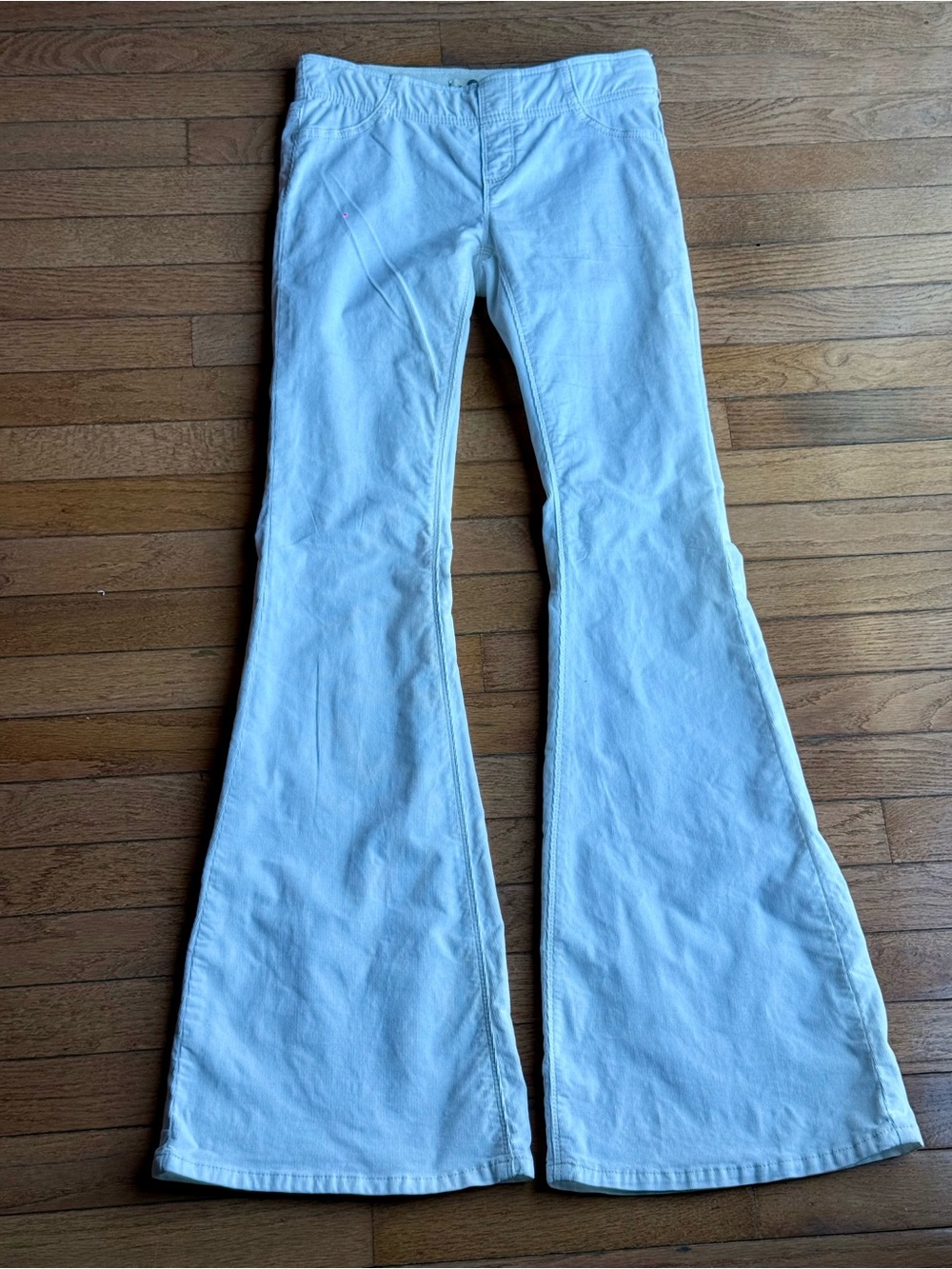 Title: We The Free Twenty-Six White Extreme Flare Bell Bottom Jeans Size 26